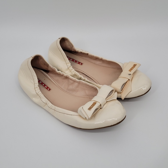 Prada Ivory Patent Leather Scrunch Flats Size 36.5 with Bow - Picture 1 of 11